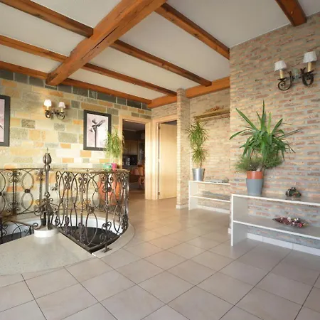 Holiday La Romantique